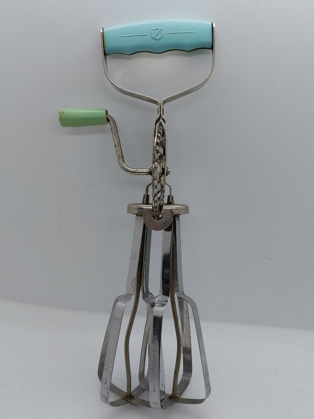 Vintage Hand Crank Egg Beater For Kitchen Decor Turquoise & Green Palstic Handle